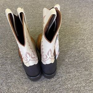 Tony Lama Cushion Comfort shock absorbing handcrafted hand pegged leather boots